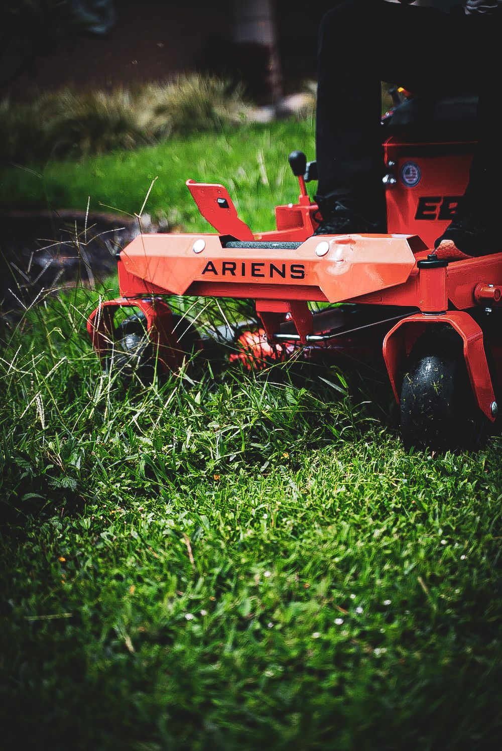 Zero turn mower low on fresh cut grass